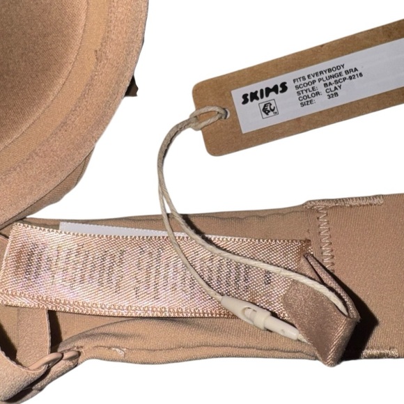 NWT SKIMS Fits Everybody Clay Scoop Plunge Bra Size 32B - Picture 5 of 13